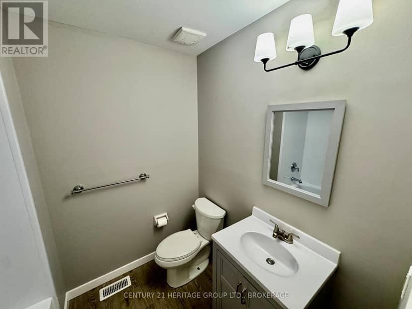 356 Owens Crescent — photo 11 of 21