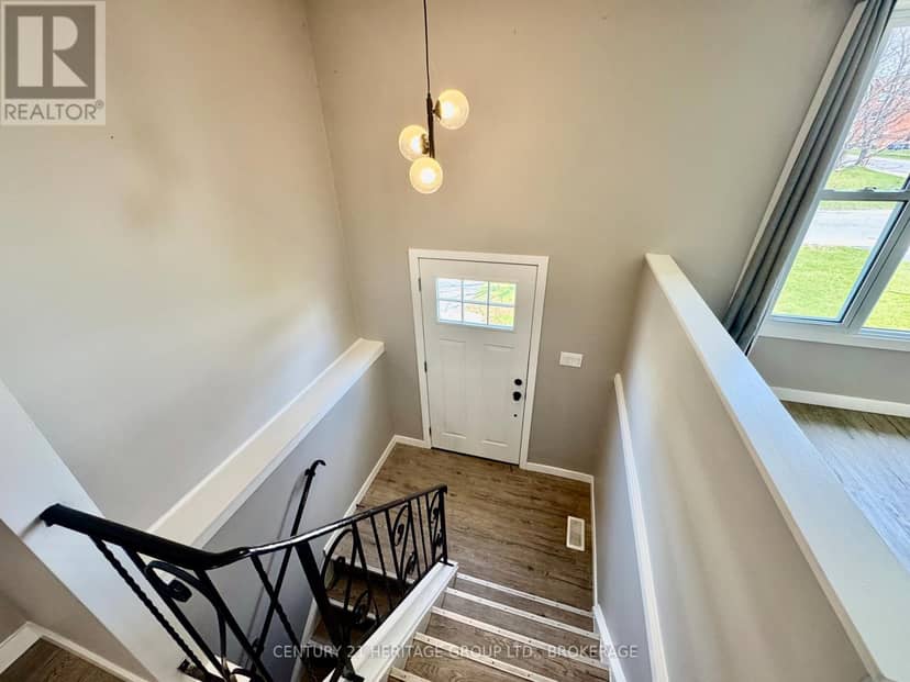 356 Owens Crescent, Kingston, photo 3