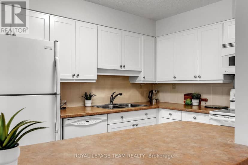 302 - 115 Barrett Court — photo 13 of 40