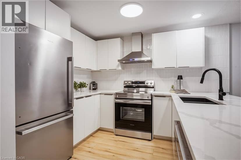 262 DUNDAS Street E Unit# 111 — photo 8 of 39