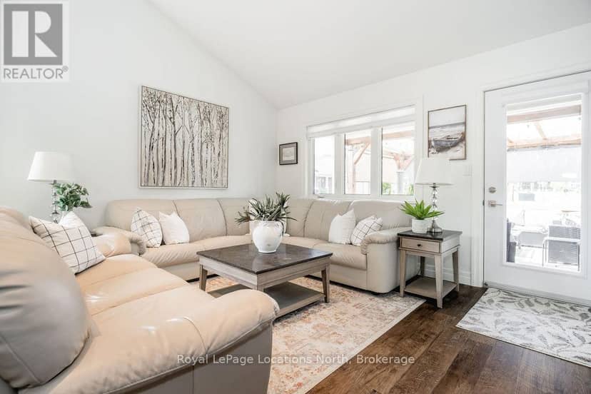 43 Napier Street W — photo 15 of 31