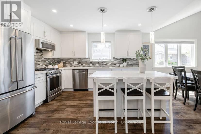 43 Napier Street W — photo 7 of 31
