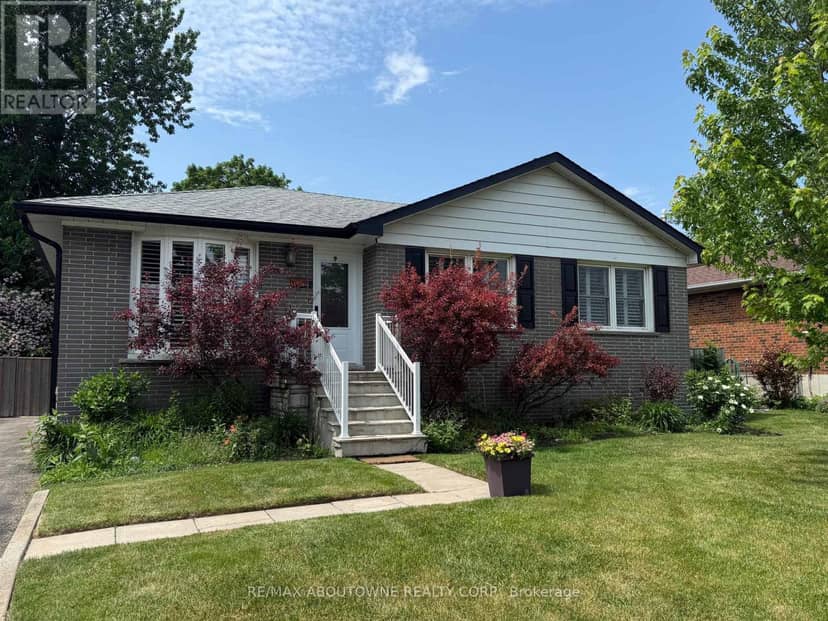 134 Wakefield Road — photo 1 of 40