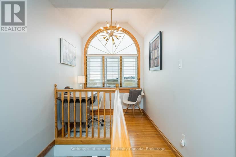 154 Mary Street — photo 19 of 40