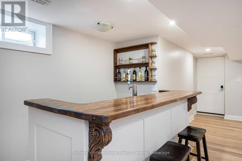 154 Mary Street — photo 30 of 40