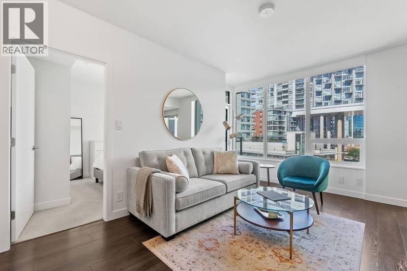 601 161 E 1st Avenue, Vancouver, photo 2