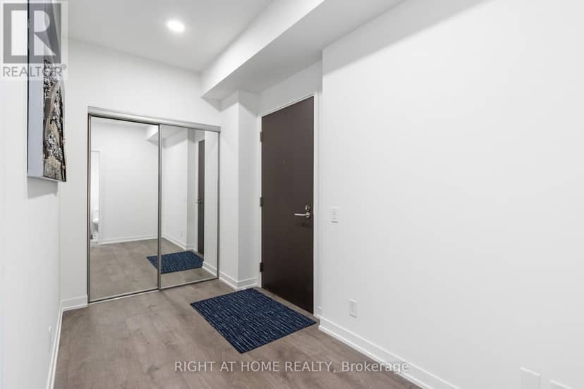 2407 - 39 Mary Street — photo 13 of 37