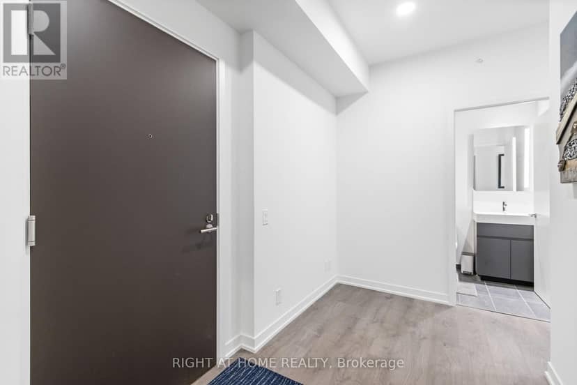 2407 - 39 Mary Street — photo 14 of 37