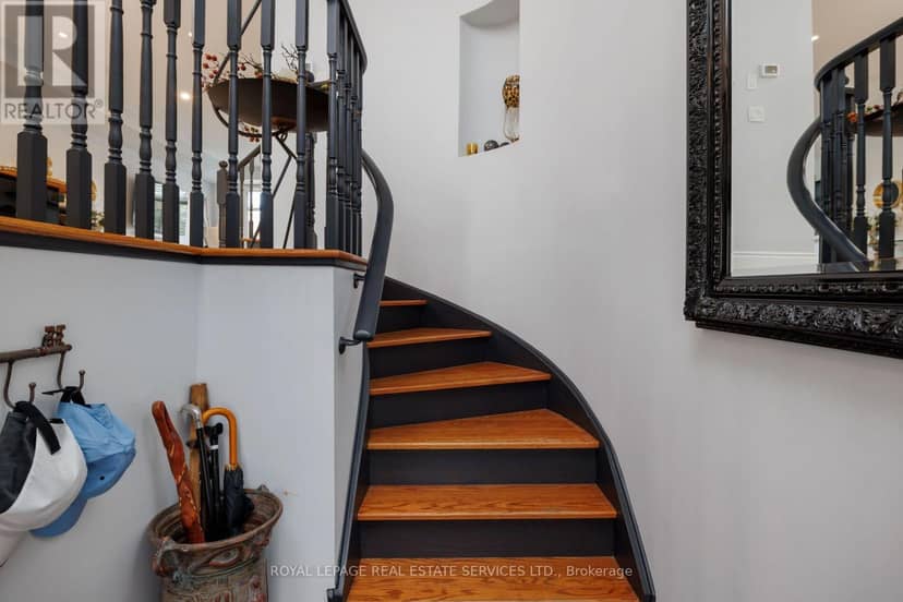 7 - 120 Bronte Road — photo 3 of 40