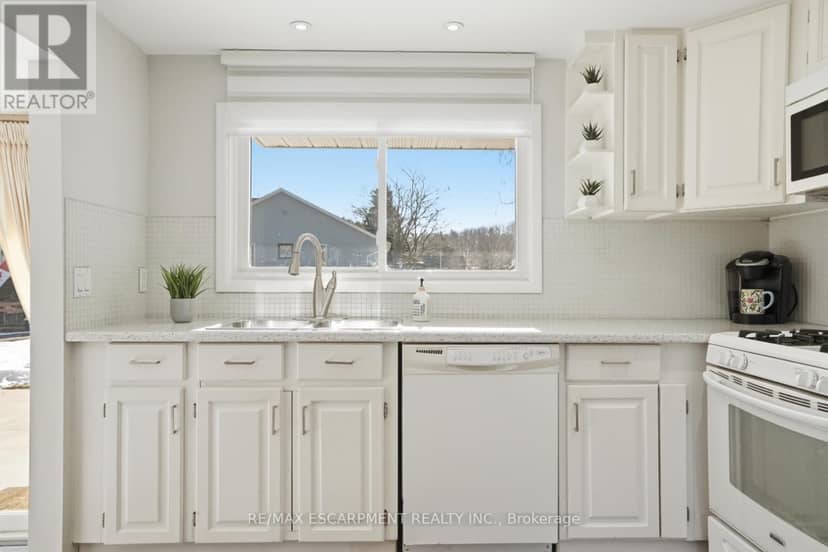 81 Thomson Drive — photo 29 of 40