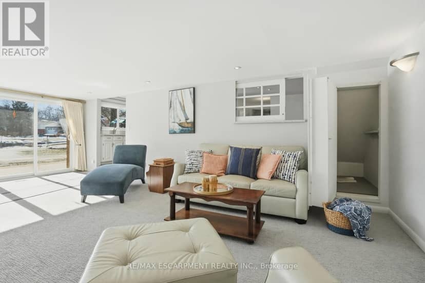 81 Thomson Drive — photo 30 of 40