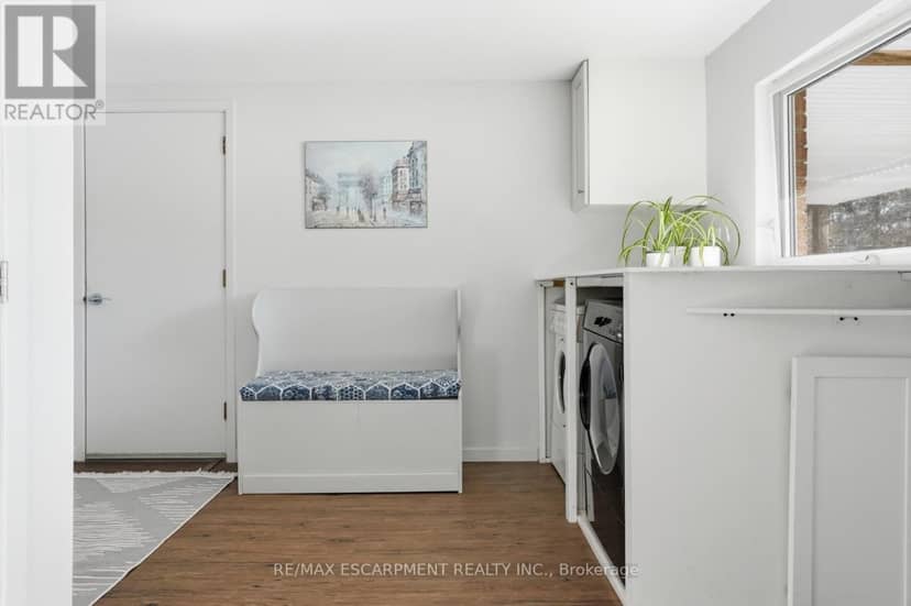 81 Thomson Drive — photo 36 of 40