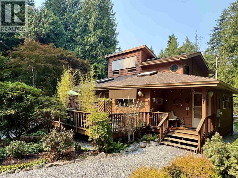 1549 PARK AVENUE, Roberts Creek