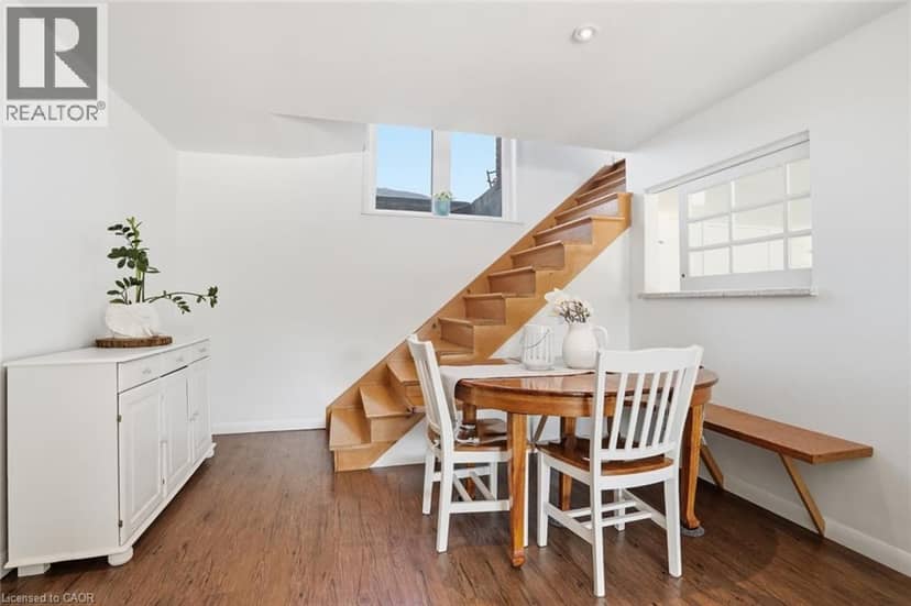 81 THOMSON Drive — photo 35 of 40