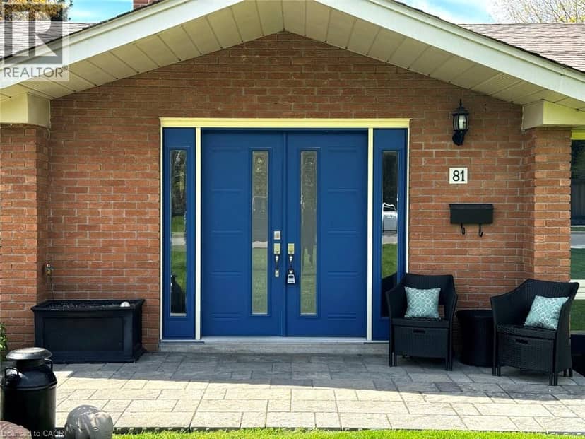 81 THOMSON Drive — photo 4 of 40