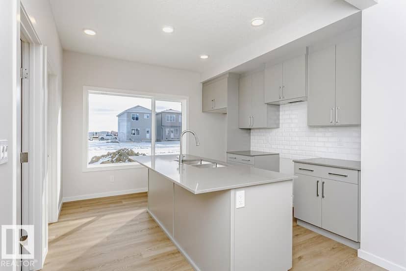 29 McLeod AV, Spruce Grove, photo 2