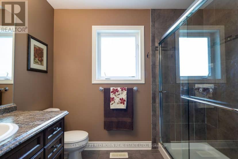 468 Macdonald Street — photo 19 of 40