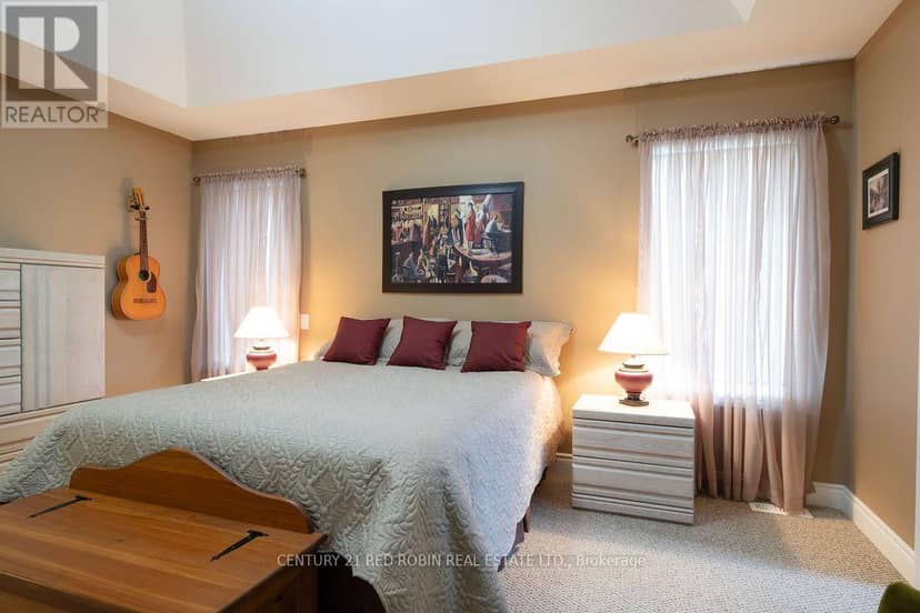 468 Macdonald Street — photo 17 of 40