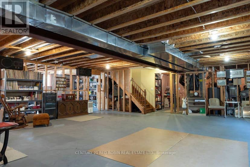 468 Macdonald Street — photo 32 of 40