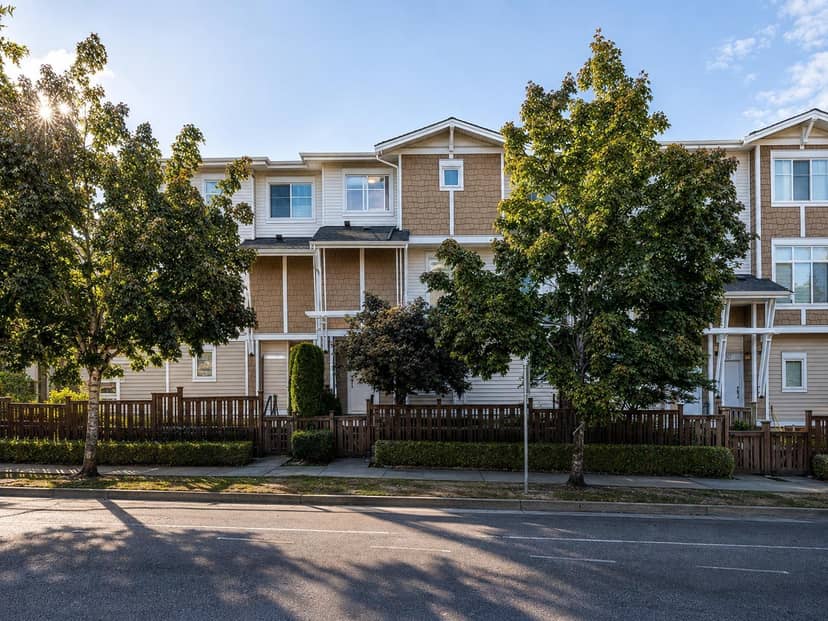 12 19433 68 AVENUE, Surrey
