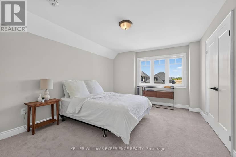 25 Atlantis Drive — photo 36 of 40