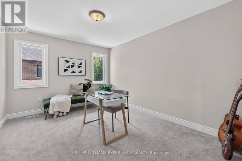 25 Atlantis Drive — photo 38 of 40