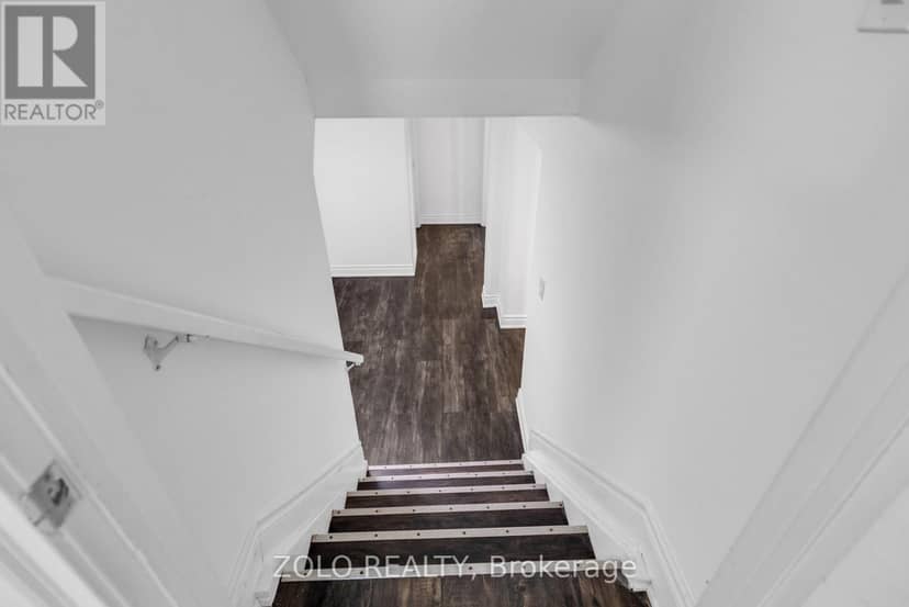 43 Davies Crescent — photo 34 of 40