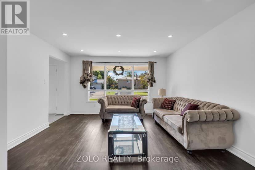 43 Davies Crescent — photo 7 of 40