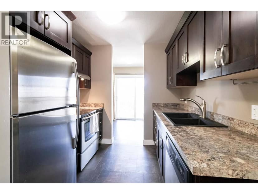 3 10223 98 AVENUE, Fort St. John, photo 2