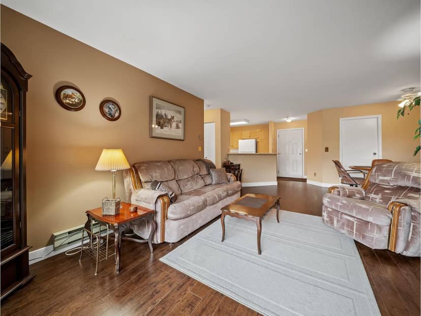 201 10743 139th Street, Surrey, photo 5