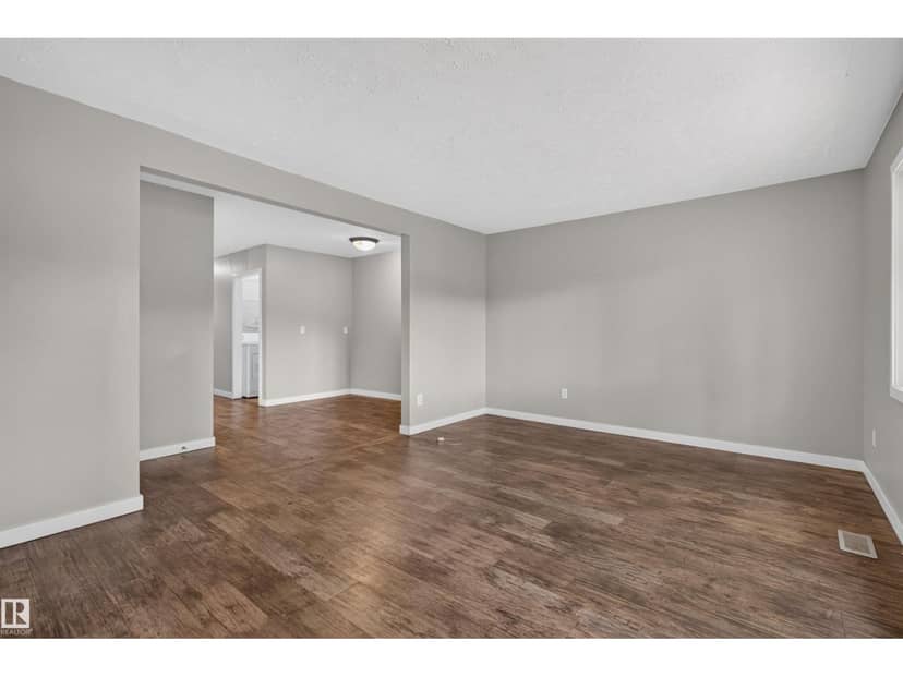 11819-21 40 ST NW, Edmonton, photo 2
