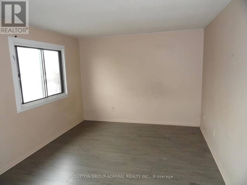 228 Royal Salisbury Way — photo 5 of 8