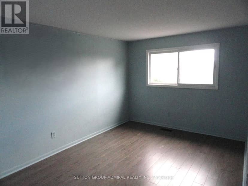 228 Royal Salisbury Way — photo 6 of 8