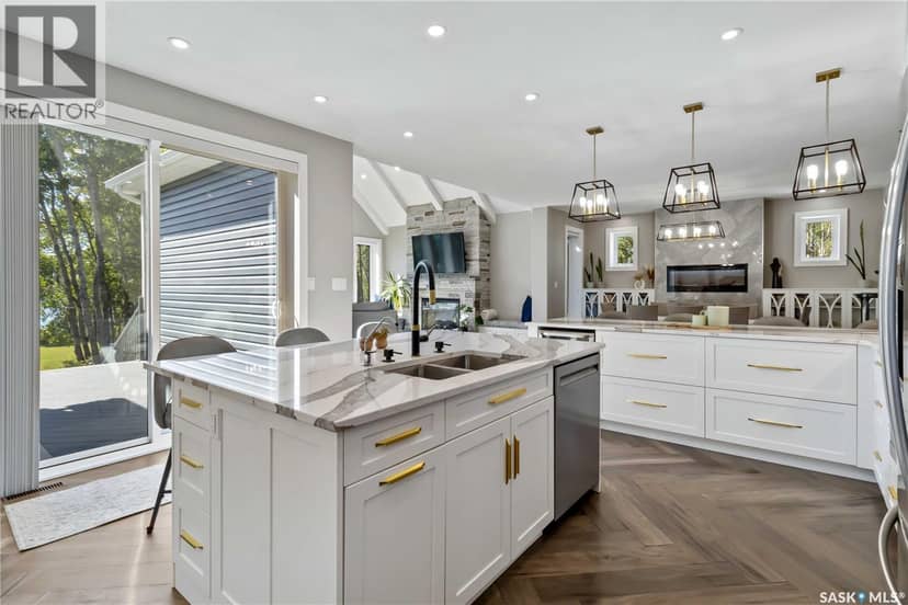 Luxurious Lakefront Acreage on Little Loon — photo 3 of 40