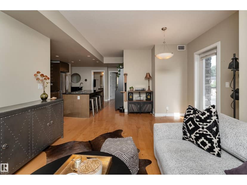 #204 9908 84 AV NW, Edmonton, photo 4