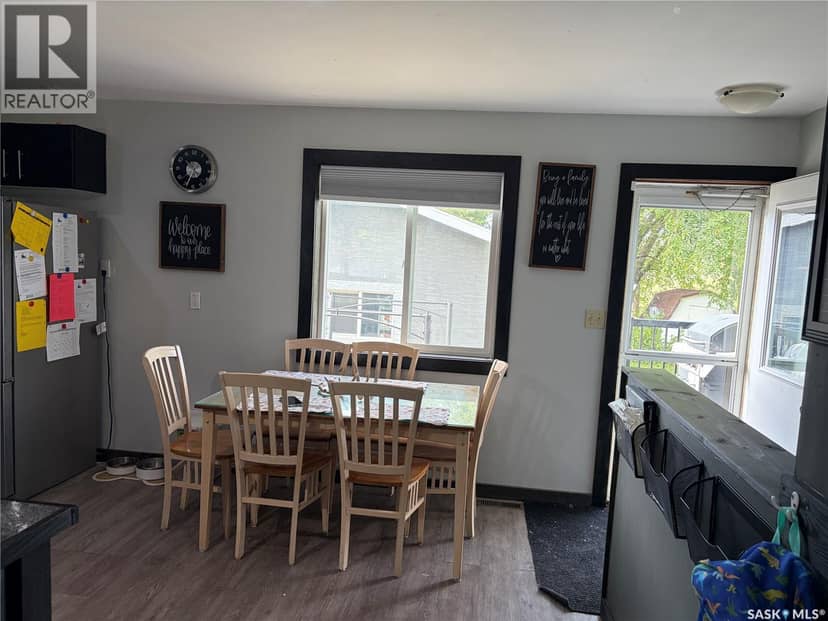 81 Horkoff AVENUE — photo 12 of 40