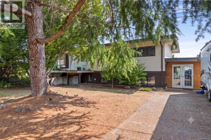 396 Wisteria St — photo 1 of 39