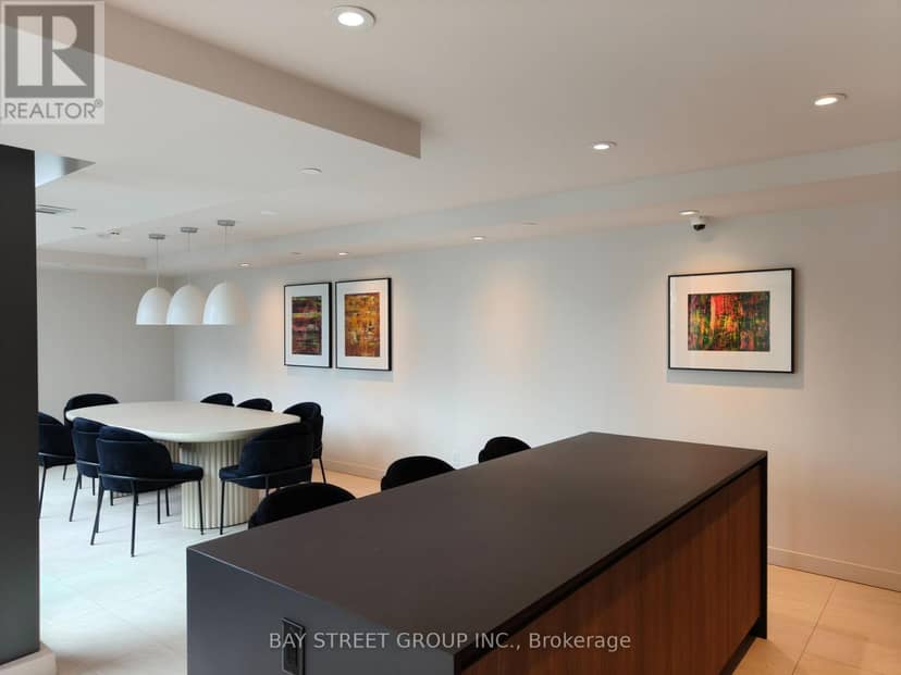 407 - 81 Wellesley Street E — photo 15 of 18