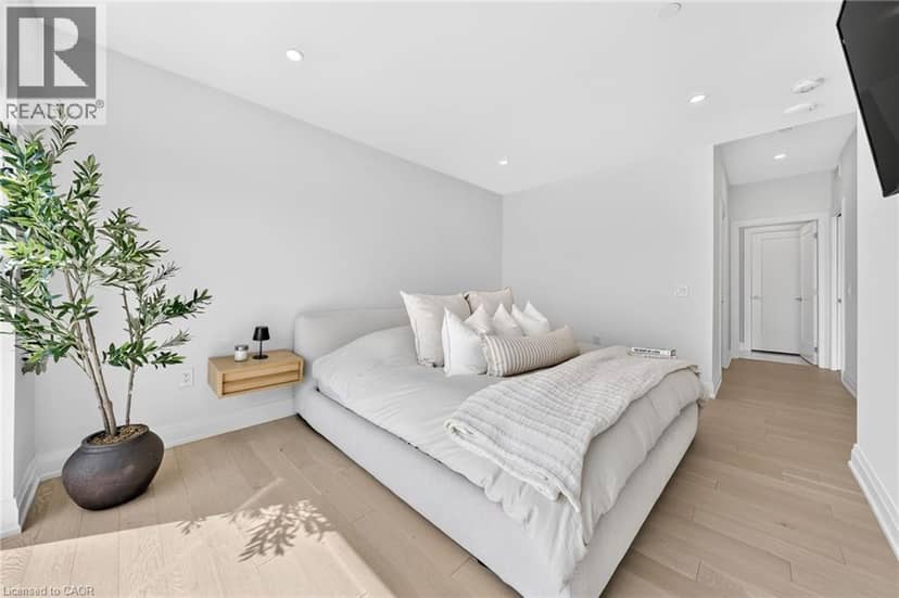 71 WYNDHAM Street S Unit# 601 — photo 16 of 40