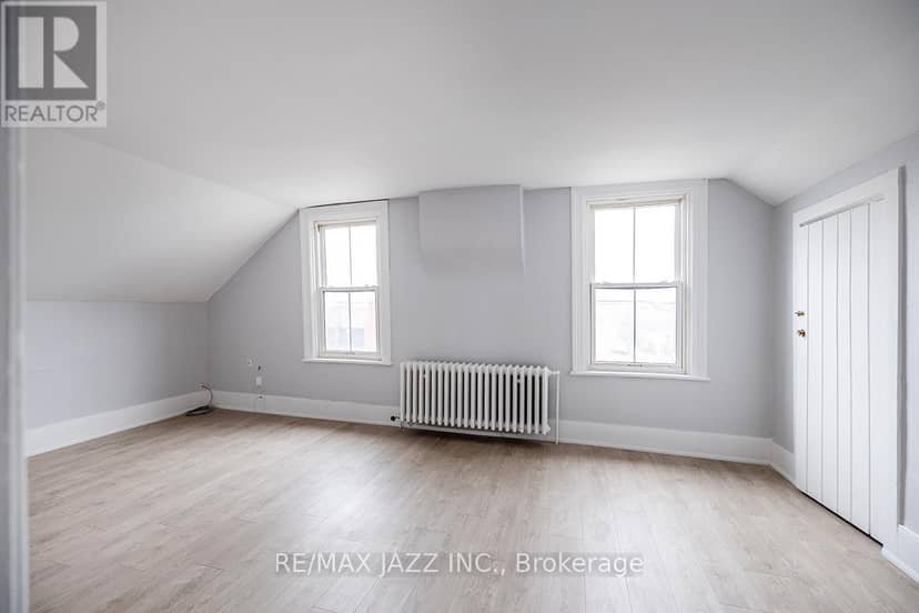 221 Walton Street — photo 15 of 40