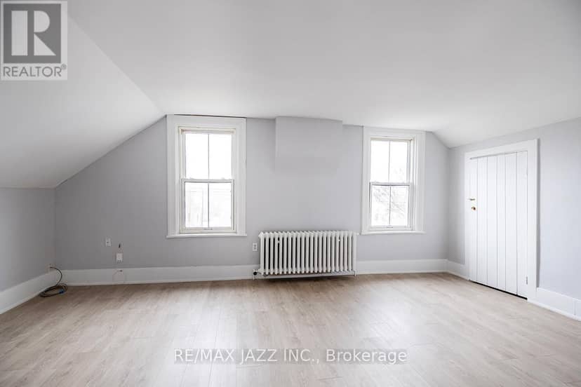 221 Walton Street — photo 17 of 40