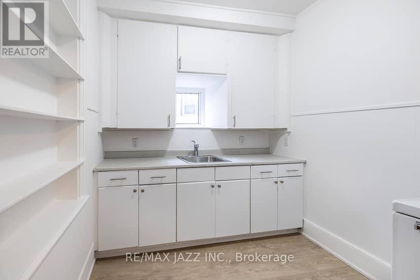 221 Walton Street — photo 12 of 40
