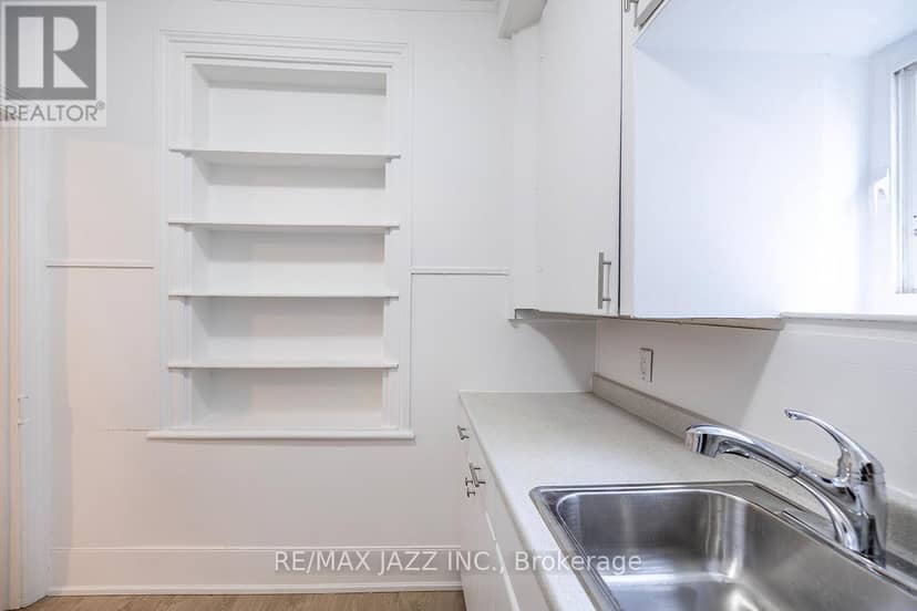 221 Walton Street — photo 13 of 40