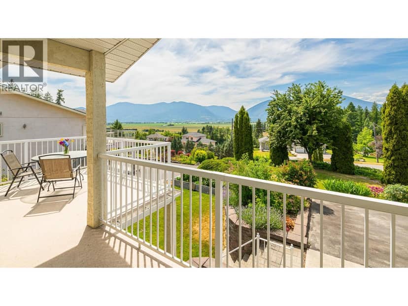 1506 1ST Avenue NW, Creston