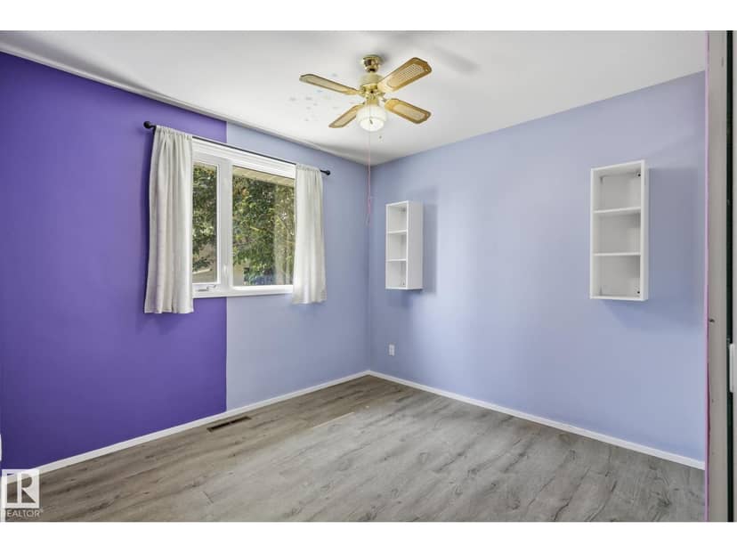 10527 137 AV NW — photo 15 of 38