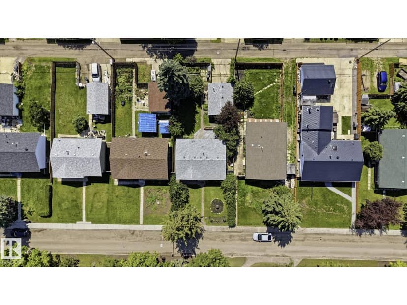 10527 137 AV NW — photo 30 of 38