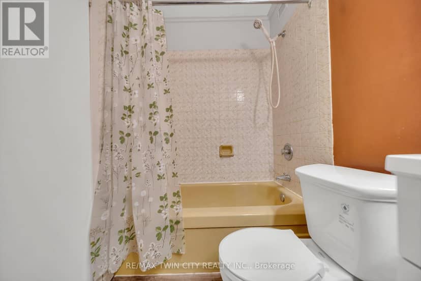 101 - 121 University Avenue E — photo 23 of 40