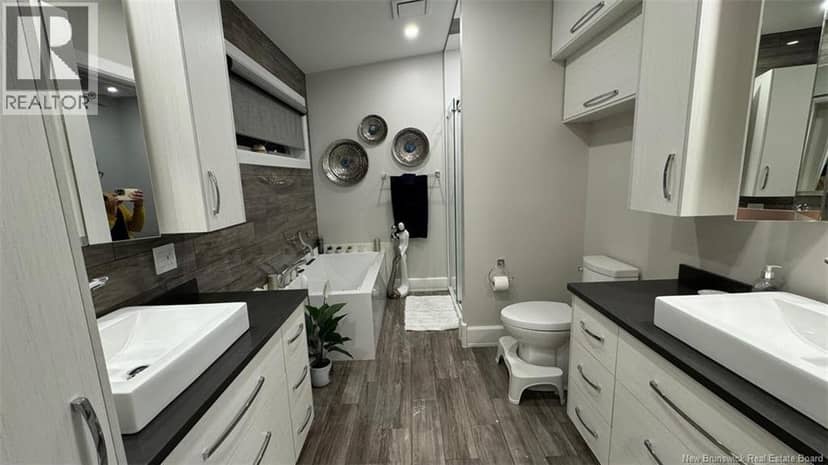83 Maxime Road — photo 19 of 35