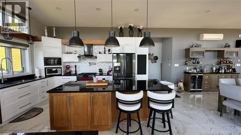 83 Maxime Road — photo 9 of 35