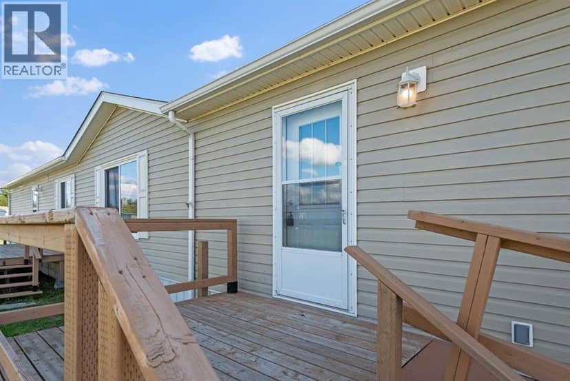 8 Trochu Avenue, Trochu, photo 2